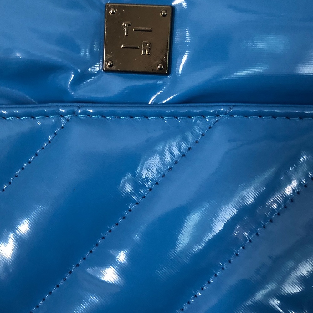 NWT THINK ROYLN Blue Patent Crossbody w/Fashion Strap - Picture 2 of 9